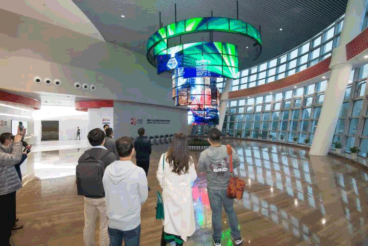 1511501481418032CoRN.gif 1.gif